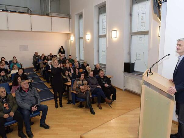 Općina Centar: Mandić potpisao ugovore o finansijskoj podršci trgovcima