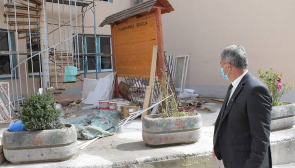 Općina Centar: U toku završni radovi na fasadi objekta OŠ "Musa Ćazim Ćatić"