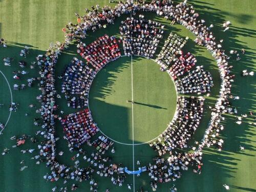 Općina Novo Sarajevo prvačićima podijelila ruksake i školski pribor