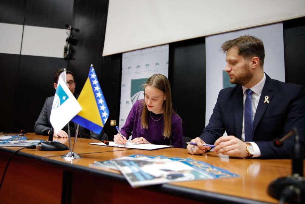 Općina Stari Grad stipendira 405 učenika i studenata