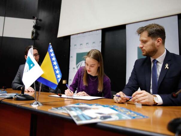 Općina Stari Grad stipendira 405 učenika i studenata