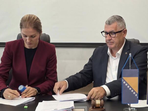 Općina Velika Kladuša kupuje luksuzni auto od 100.000 KM