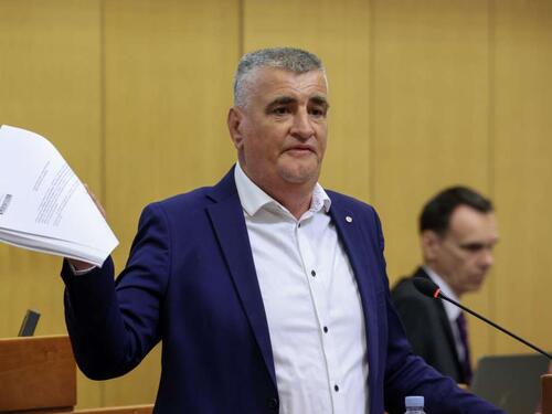 Opet "Za dom spremni" u Saboru RH, razmijenjene teške riječi