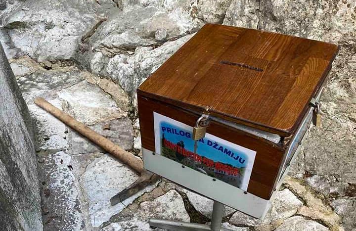 Opljačkana džamija u Počitelju