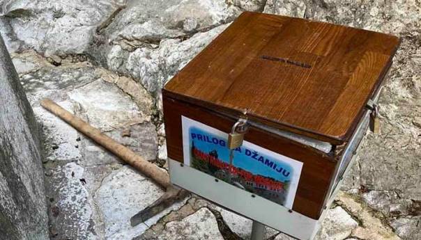 Opljačkana džamija u Počitelju