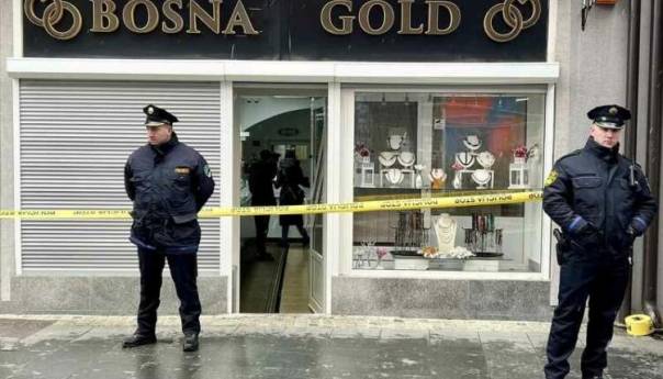 Opljačkana zlatara u centru Tuzle, ukradena velika količina zlata