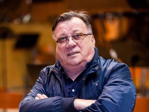 Oporavak ide na bolje: Halid Bešlić izašao iz bolnice