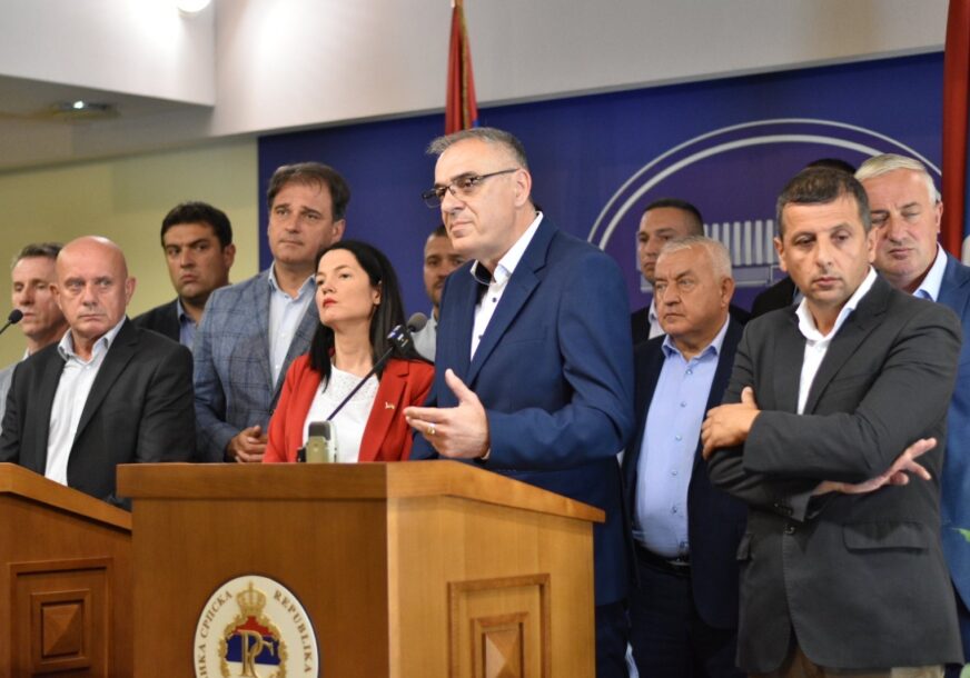 Opozicija nije dobila poziv na sastanak kod Dodika