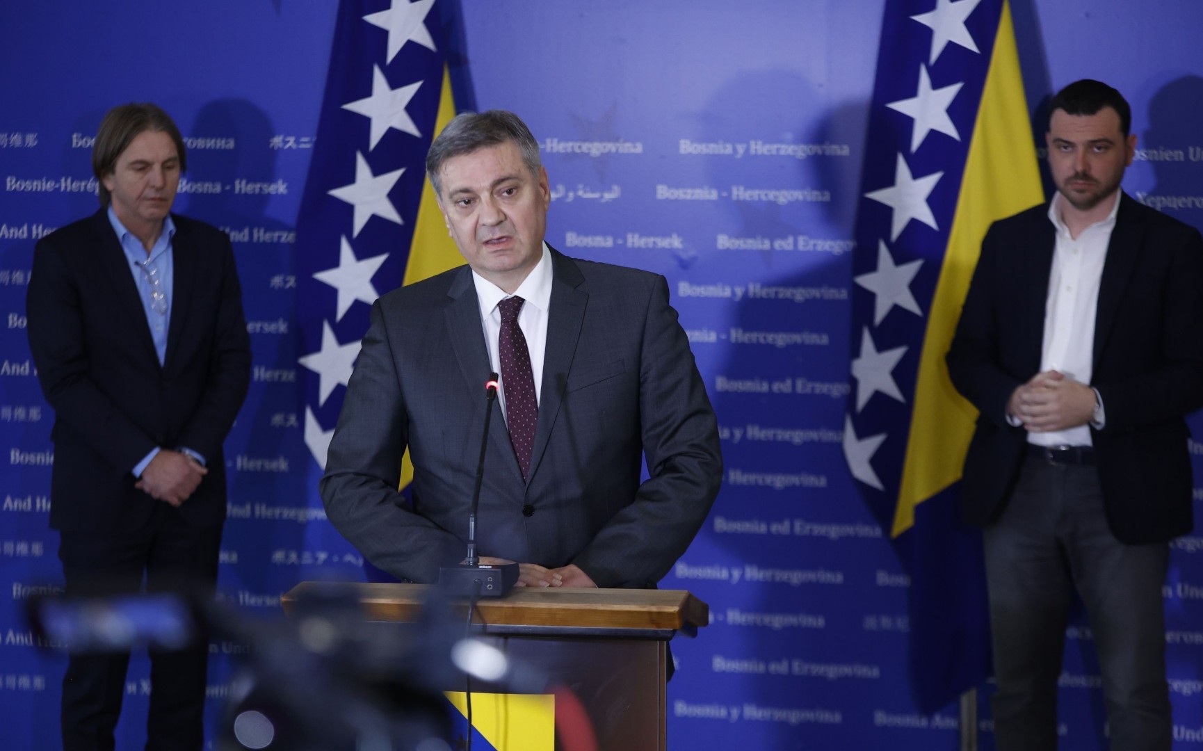 Zakonskim sredstvima zaustaviti antiustavne aktivnosti NSRS