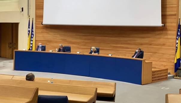 Opozicija: Zakasnili ste s dopunom Poslovnika, ima mnogo hitnijih tema