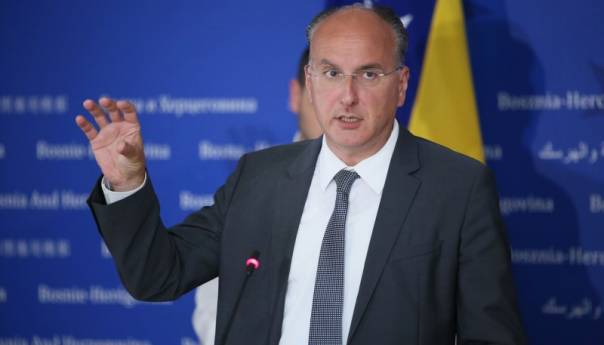 Opozicioni poslanici pozvali na usvajanje zakona o sukobu interesa