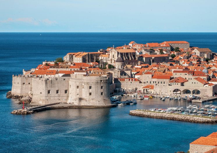 Oprez pred ljetovanje: Lažna iznajmljivačica krade slike tuđih apartmana u Hrvatskoj i Crnoj Gori