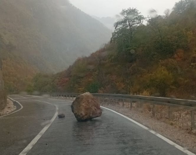 Oprez vozačima: Odroni na cestama u Hercegovini