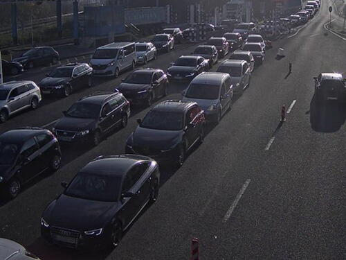 Oprez zbog magle i odrona, duge kolone vozila na izlazu iz BiH na graničnim prelazima