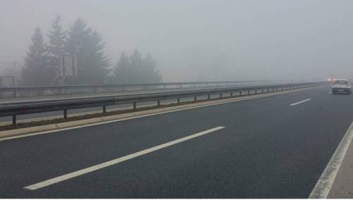 Oprez zbog magle i odrona, kolovozi mjestimično vlažni