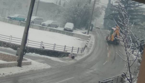 Oprez zbog snijega u zapadnim i sjevernim krajevima BiH