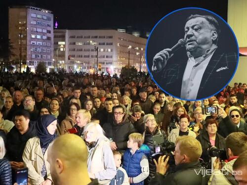 Suze i pjesma: Pogledajte kako se Sarajevo oprostilo od Halida Bešlića