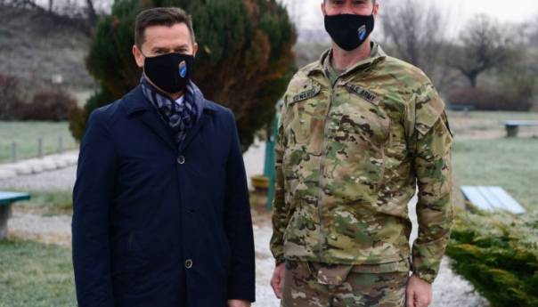 Oproštajni susret Krešića sa zapovjednikom NATO Štaba, generalom Edwardsom