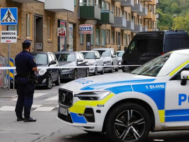 Opsadno stanje u Švedskoj: Policija helikopterima traži ubicu