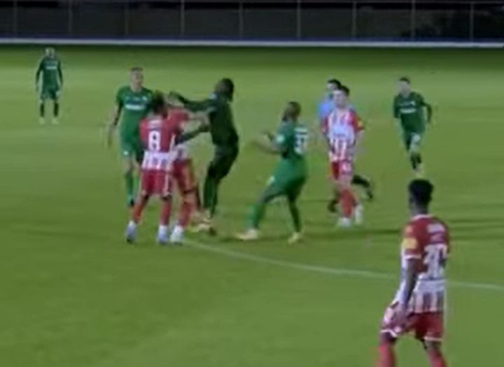 Opšta tuča na utakmici Zvezde i Boteva, meč prekinut