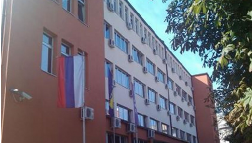 Optužen da je htio da ubije maloljetnika, nož mu zario u grudi