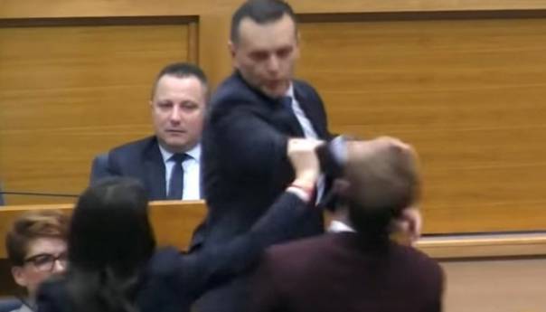 Optužnica protiv Lukača zbog udaranja Stanivukovića