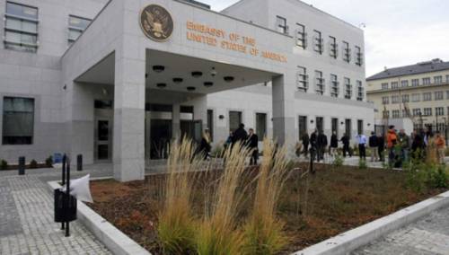 Optužnica zbog vrijeđanja policajca koji je osiguravao Ambasadu SAD-a