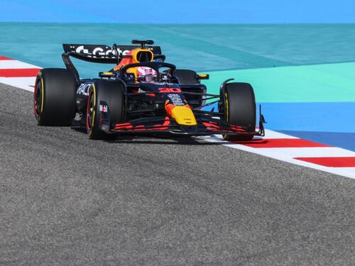 Oracle Red Bull Racing zvanično predstavio bolid RB21, vozači upisali prve krugove