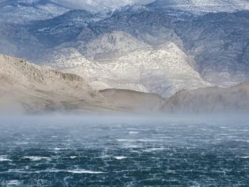 Orkanska bura u Hrvatskoj, udari vjetra i do 185 km/h