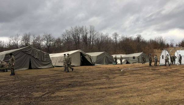 OS BiH postavile šatore u migrantskom kampu Lipa