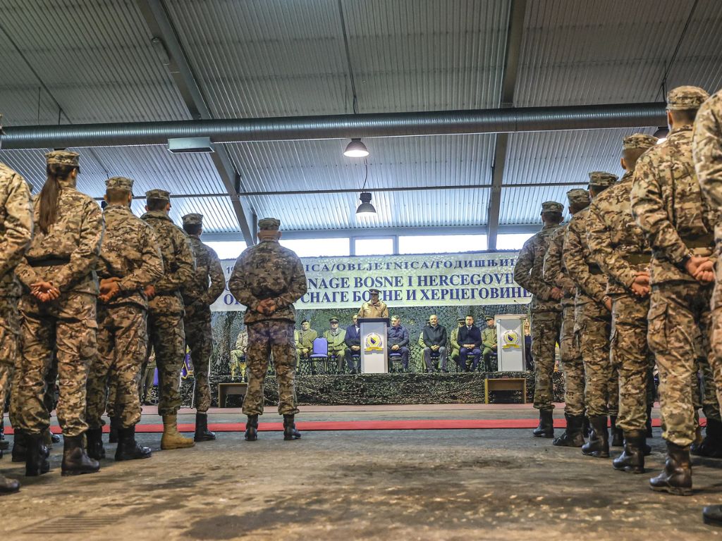 Oružane snage BiH traže 57 oficira: Objavljeni uslovi i starosna granica