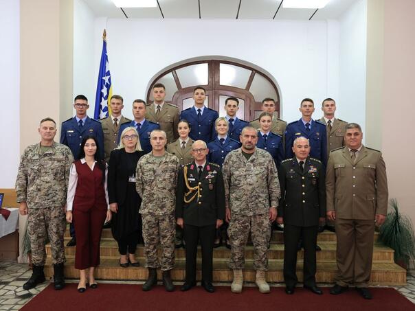 OS BiH dobile dvanaest novih oficira školovanih u Turskoj