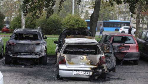 Osam automobila gorjelo u Novom Zagrebu