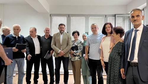 Osam povratničkih porodica u Novom Goraždu dobilo donaciju za izgradnju i rekonstrukciju kuća