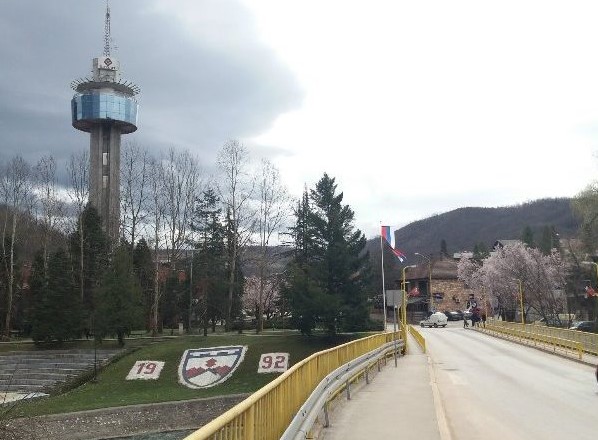 Ošamario ženu i pogodio je tortom u glavu