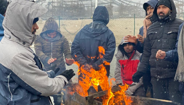 OSBiH postavile šatore u kampu Lipa, migranti i dalje na otvorenom