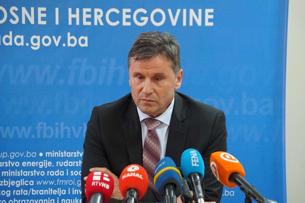 Novalić apelirao na građane da ne gomilaju zalihe