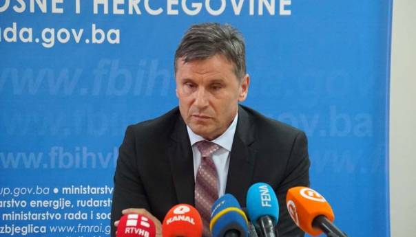 Novalić apelirao na građane da ne gomilaju zalihe