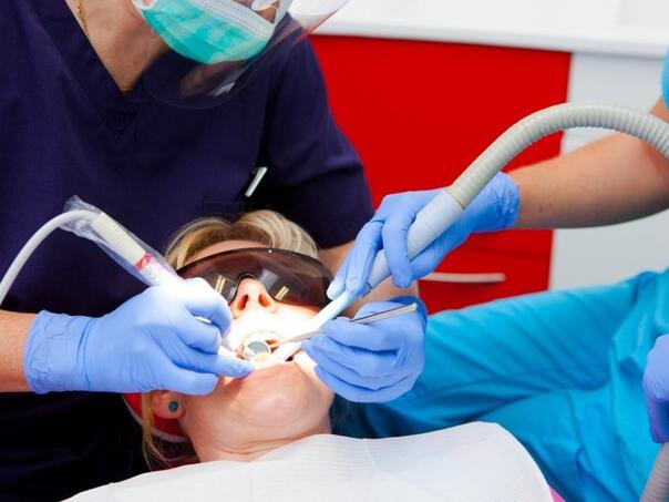 Osigurani besplatni stomatološki pregledi za starije osobe