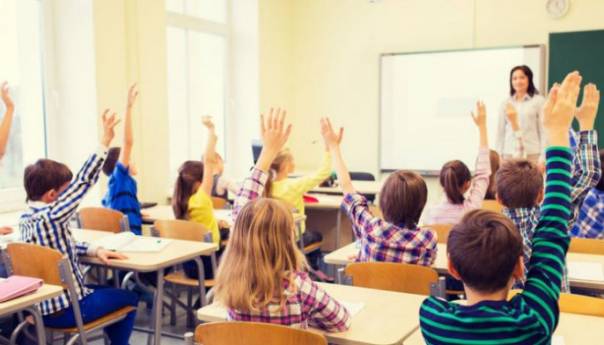 Osigurano 400 hiljada KM za besplatne udžbenike osnovcima u FBiH