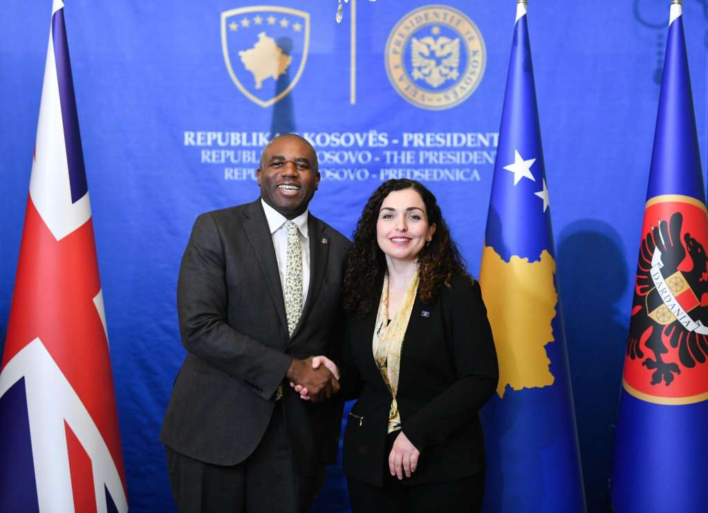 Osmani predložila da Kosovo i Velika Britanija sklope sporazum o odbrani