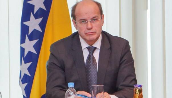 Osmanović: CIK je legalan, Dodik ima problem sa zakonom