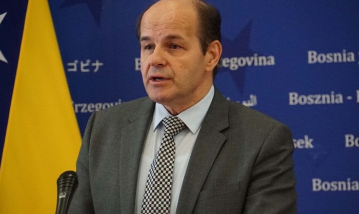 Osmanović: Neka Kojović i Nikšić prvo pometu ispred svog dvorišta
