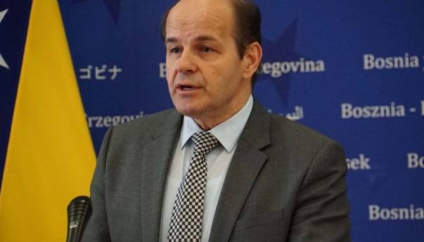 Osmanović: Neka Kojović i Nikšić prvo pometu ispred svog dvorišta