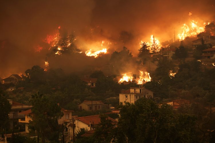 Osmi dan vatrene stihije na grčkom ostrvu Eviji