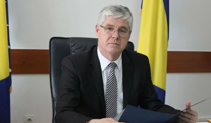Osmić o opasnim najavama: Vučić misli, Dodik govori
