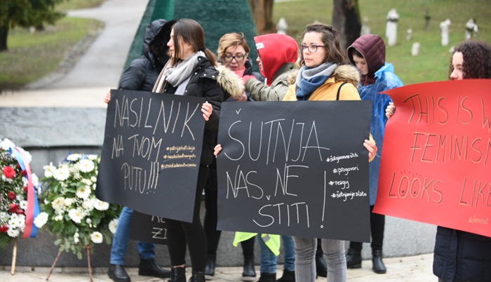 U Sarajevu Osmomartovski marš pod sloganom 'Nasilnik na tvom putu'
