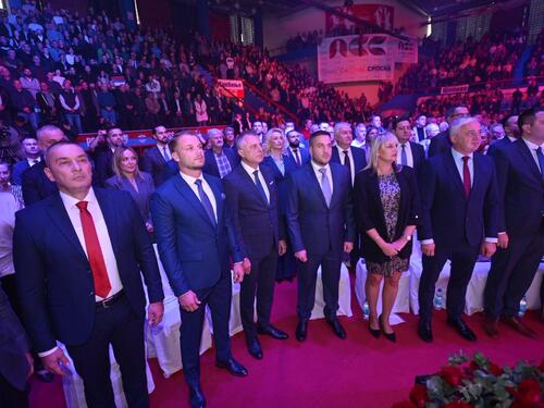 Osnivačka skupština Pokreta "Sigurna Srpska" u ispunjenoj dvorani Borik
