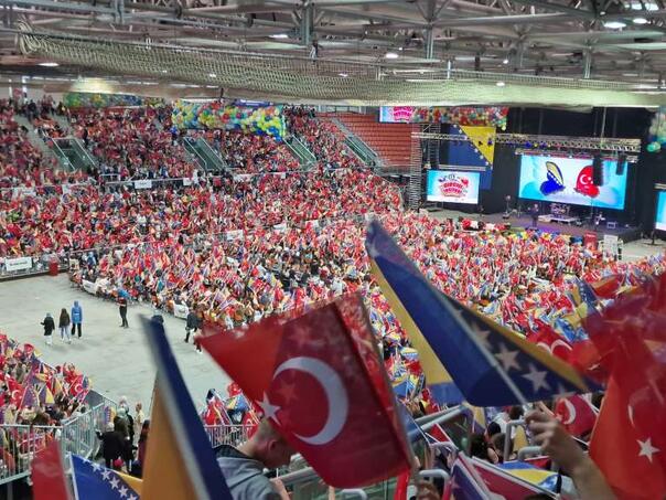 Osnovci iz svih krajeva stigli na 11. dječiji festival turskog Instituta 'Yunus Emre'