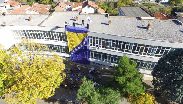 Osnovna škola 'Mujaga Komadina' obilježava 63. rođendan